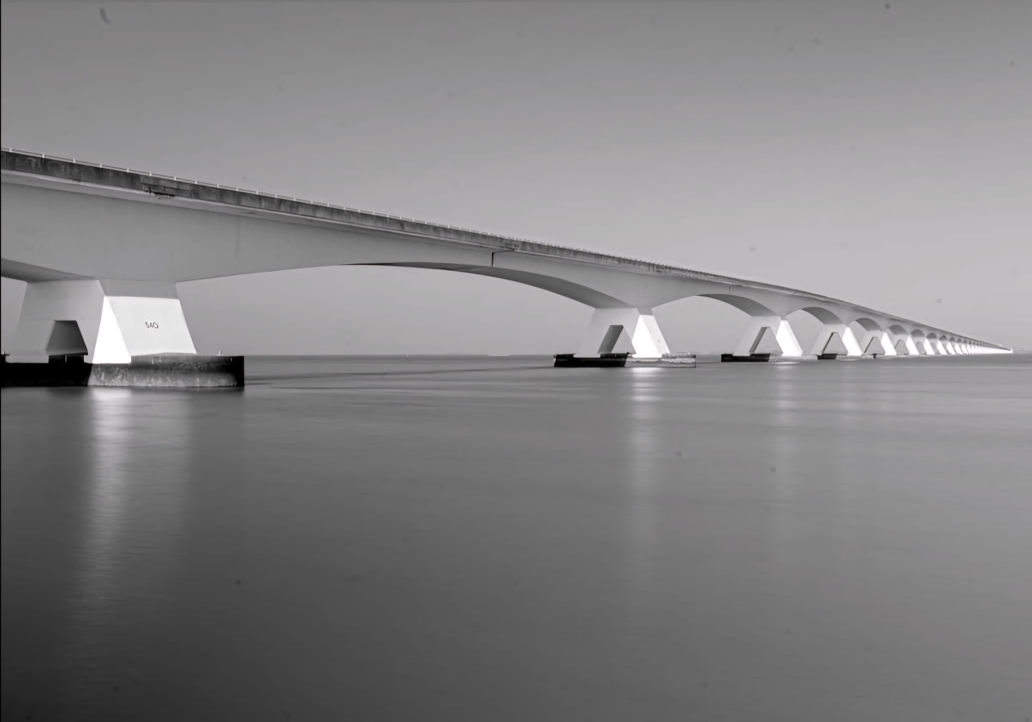 Zeelandbrug - Black and White